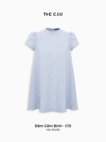 Đầm babydoll gấm màu babyblue tay ngắn THE C.I.U, váy ngắn dáng rộng cổ tàu nhẹ nhàng – Đầm Gấm Bình – C15