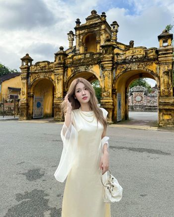 Đầm lụa maxi cổ yếm THE C.I.U, váy dáng dài cổ yếm không tay form suông – Yara Dress