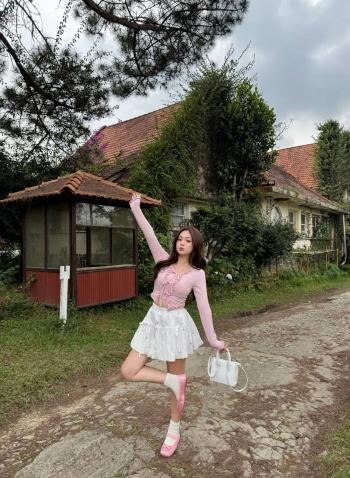 Chân váy ngắn kate thêu hoa phối lưng chun THE C.I.U - Diana Skirt