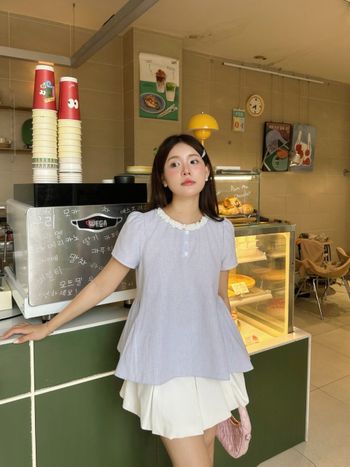 Áo sọc kiểu nữ babydoll THE C.I.U, áo sọc tay ngắn cổ bèo form xòe nữ tính – Flow Top