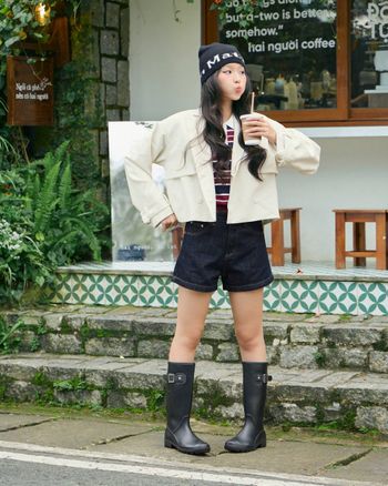 Quần short jean nữ cạp cao THE C.I.U, quần đùi denim dáng suông 2 túi phối chỉ nổi – Felix Short