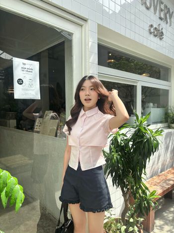 Áo sơ mi nữ croptop tay ngắn THE C.I.U, áo cổ bẻ kiểu layer 2 lớp chất kate mềm – Bellie Shirt