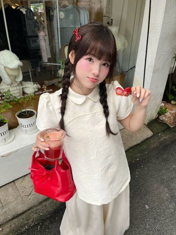 Áo gấm nữ cổ sen tay ngắn THE C.I.U, áo kiểu vải gấm trơn dáng suông – Áo gấm Sen