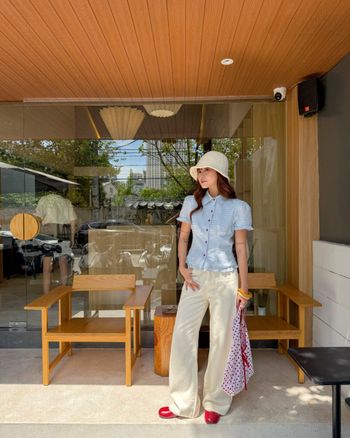 Quần jean kem ống đứng thêu hoa THE C.I.U - Straight Jeans - 082501