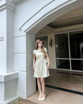 Đầm lụa nữ tay ngắn dáng chữ A cổ đổ THE C.I.U, đầm lụa ngắn form suông basic nhiều màu – Joan Dress