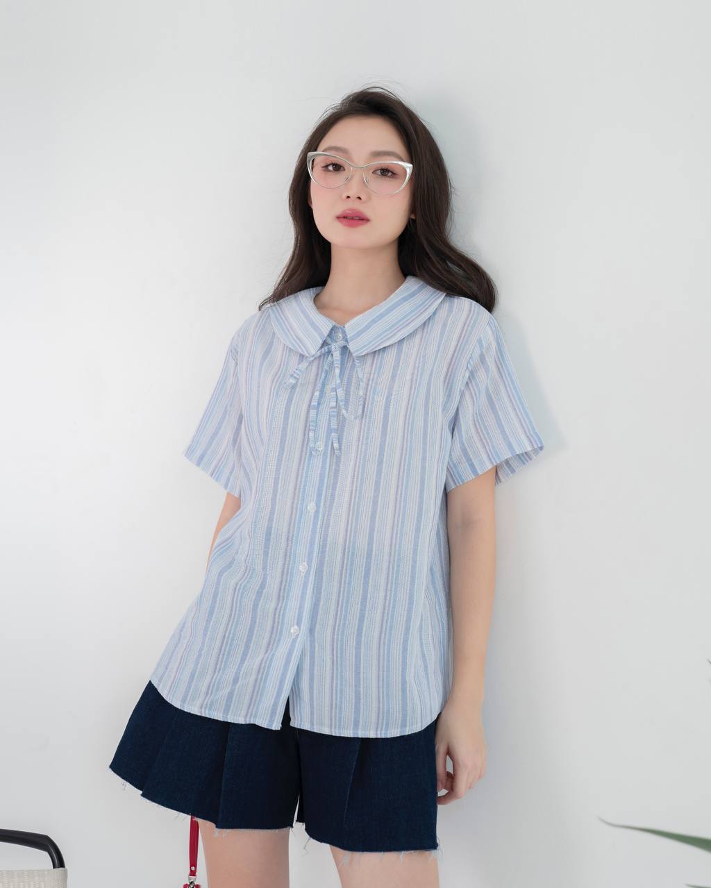 Áo sơ mi tay ngắn cổ bèo phối nơ THE C.I.U - Iris Shirt
